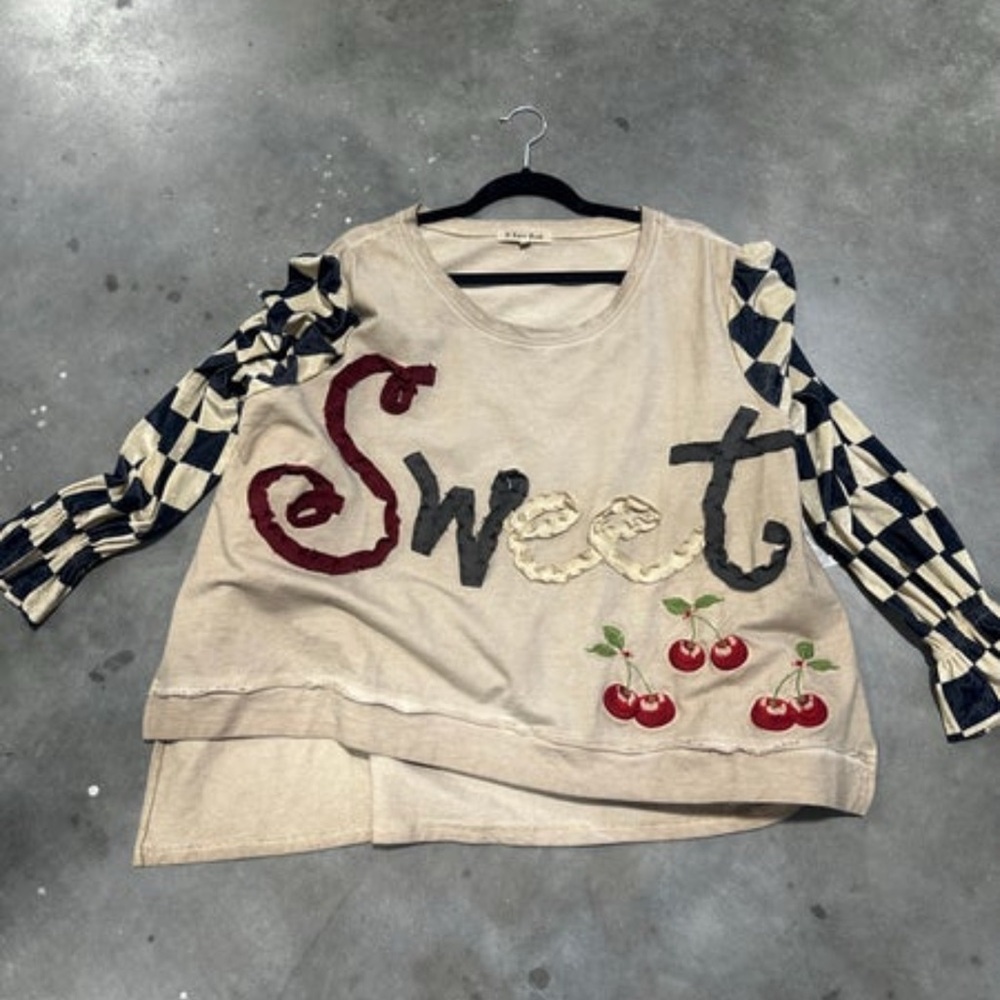 Women's Sweatshirt with Checkered Sleeves